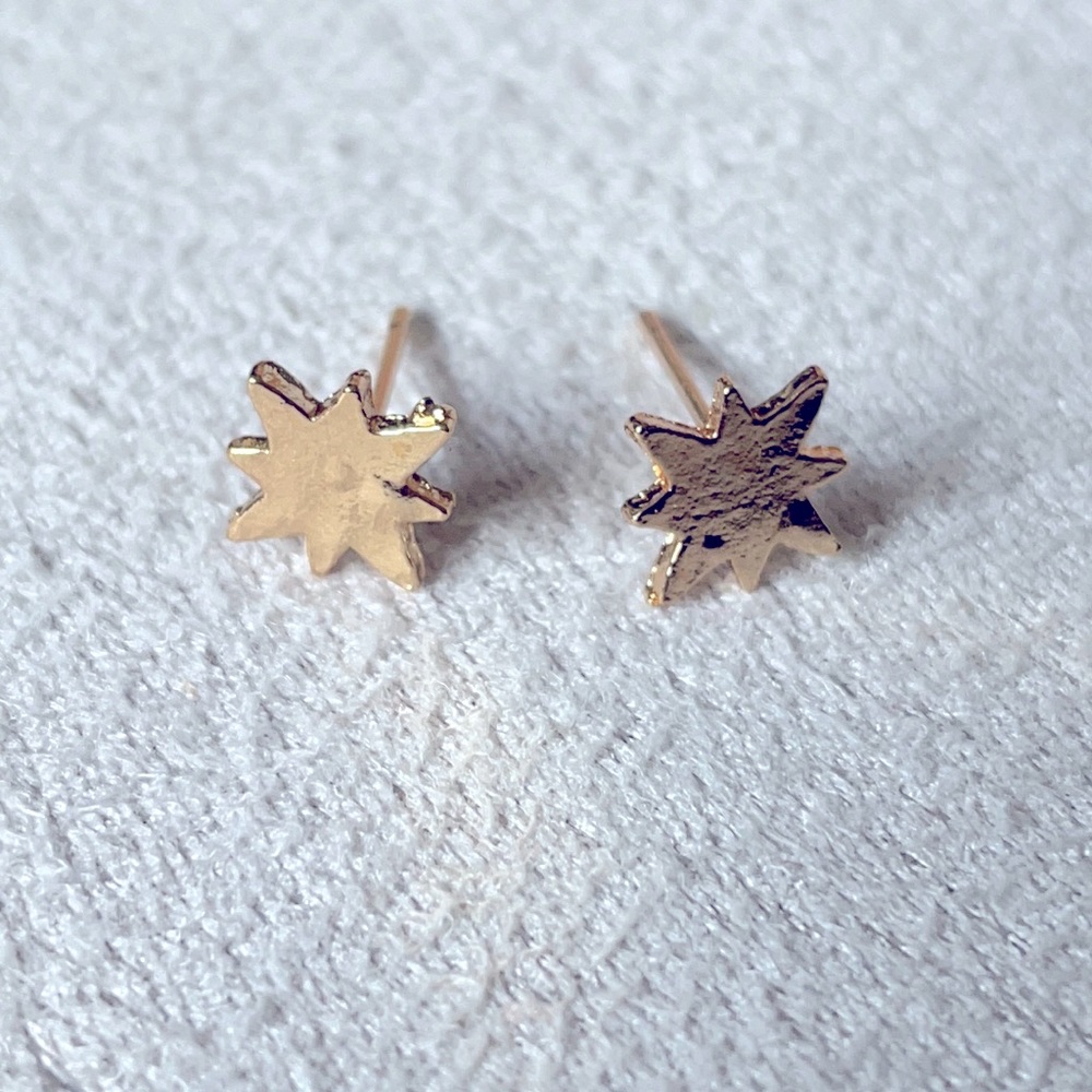 Asterisk gold stud earrings